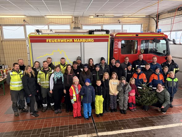 Einsammeln der Weihnachtsbäume in Moischt